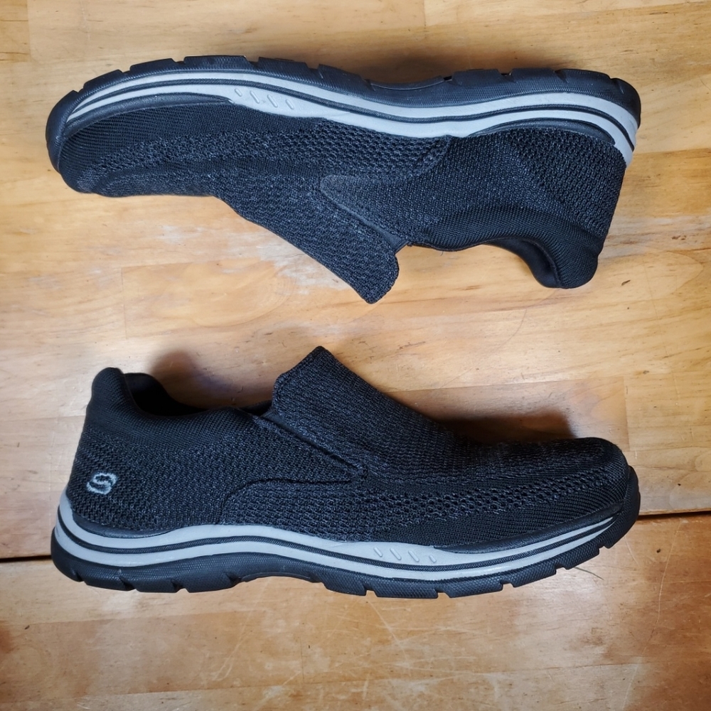 Skechers Relaxed Fit Slip On 9.5